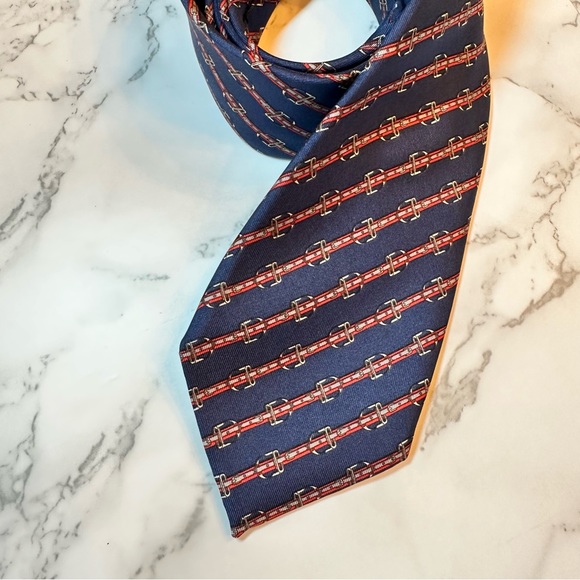 Hermes tie with buckle pattern - Picture 2 of 6